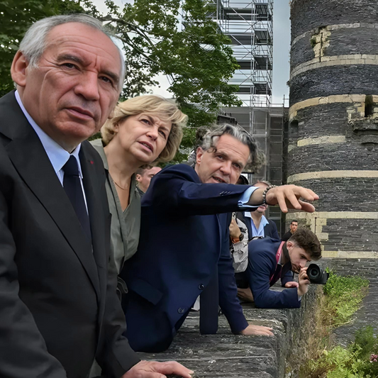 à Angers, François Bayrou présente une transformation du tourisme à la française