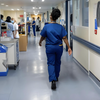 En sous effectif, les hôpitaux français sont également déficitaires.