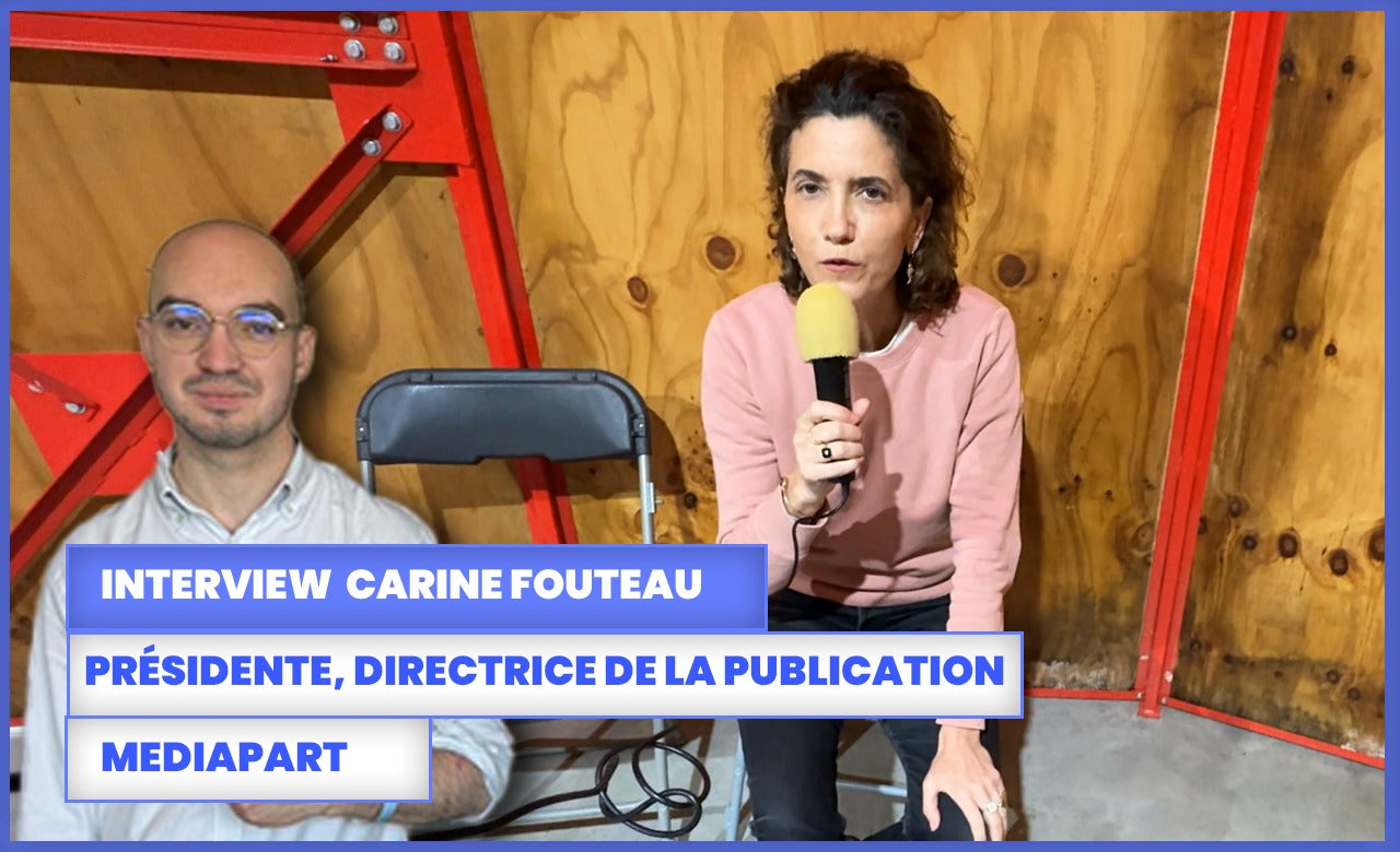 A woman with a yellow microphone sits beside a man with glasses. Blue text says: La grande interview de Carine Fouteau, Présidente et Directrice de la Publication Mediapart. No relevant SEO keywords found in this description.