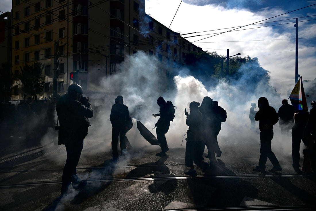 Les Black bloc : des groupes défendant la stratégie du coucou