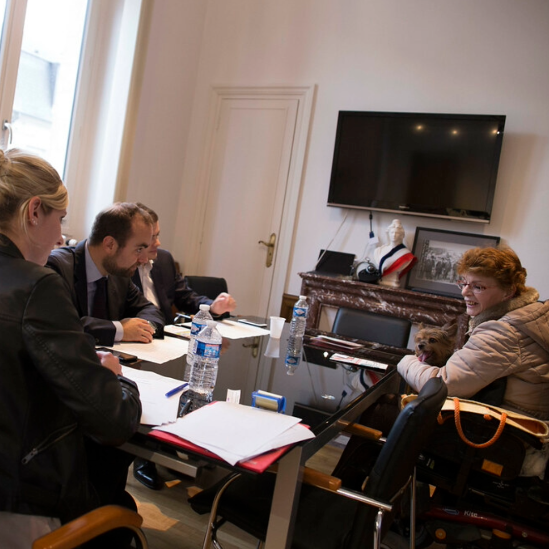 Face aux casseurs, l’exécutif cherche à rétablir l’ordre