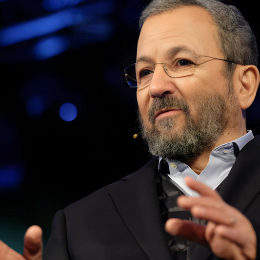 Ehud Barak: un militaire décoré dans un corps d'ancien Premier Ministre déchu