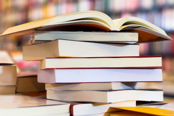 Un mois après le licenciement d'Olivier Nora, les auteurs signés par Grasset réfléchissent sur les nouveaux modèles économiques du livre