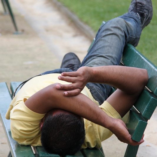 Sans-papiers : la France a-t-elle besoin d'eux plus qu'elle ne veut l'admettre ?