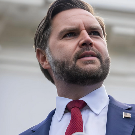 À l’Université Old Miss, J. D. Vance propose une éloge dithyrambique des régimes démocratiques illibéraux