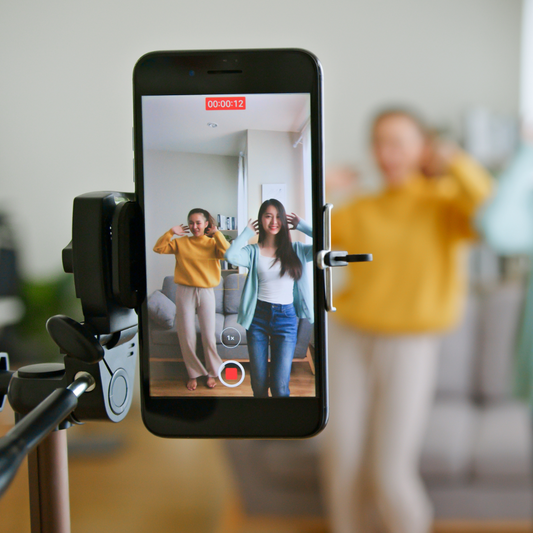 Tiktok: les rabbits hole du réseau social enferment nos adolescents dans des trous sans fonds
