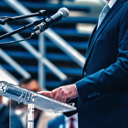 Classer un parti : une tâche effectuée selon quels critères, et dans quel but politique