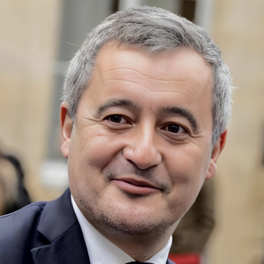 Tout juste renommé ministre, Gérald Darmanin s’improvise déjà star des écrans