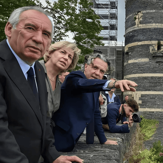 À Angers, François Bayrou présente une transformation du tourisme à la française - Rightbrain Magazine store 