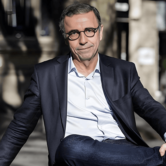 À Bordeaux, Pierre Hurmic veut marcher lentement vers une ville apaisée et sans voiture - Rightbrain Magazine store 