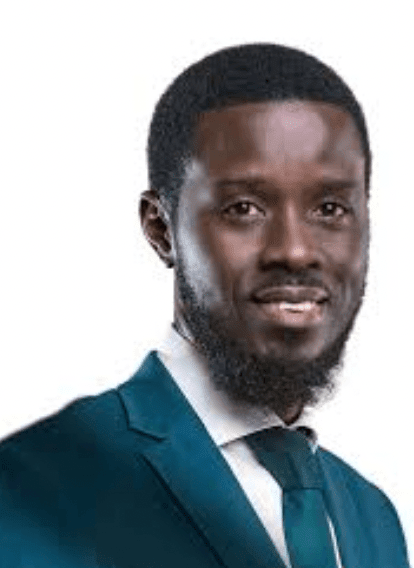 A Dakar, l'avenir reste ﬂou! - Rightbrain Magazine store 