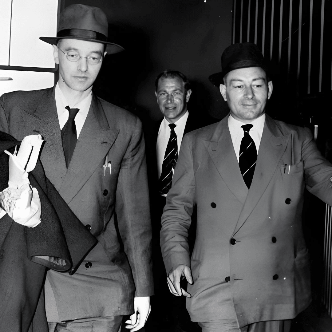 A Londres, une exposition retrace l'histoire du MI5 et de la bombe atomique - Rightbrain Magazine store 