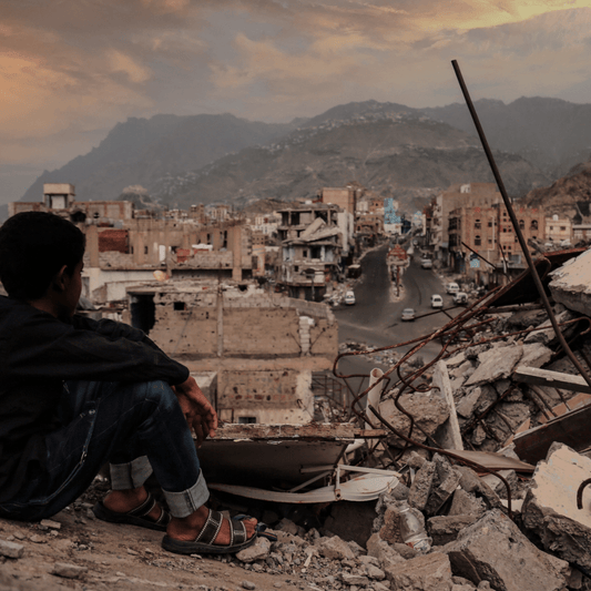 Au Yémen, la guerre ne finit pas de se diviser et de se rejouer sur les mêmes ruines - Rightbrain Magazine store 