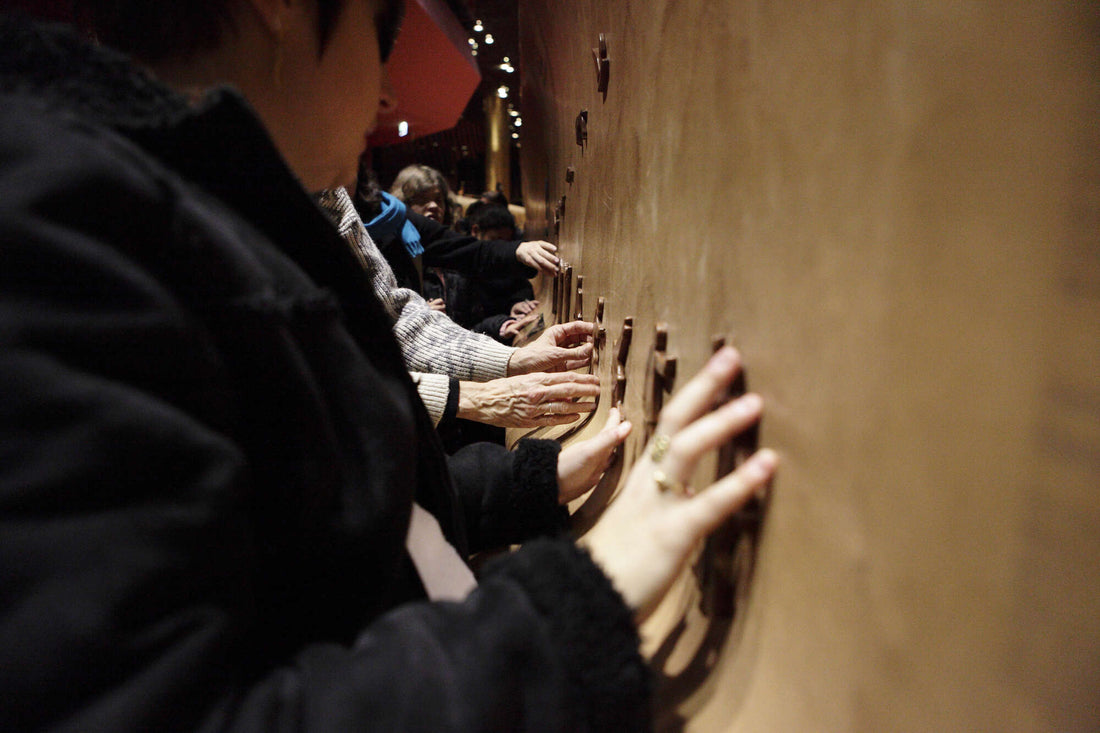 Autisme : comment le musée du Quai Branly est devenu leur nouveau terrain de jeu? - Rightbrain Magazine store 