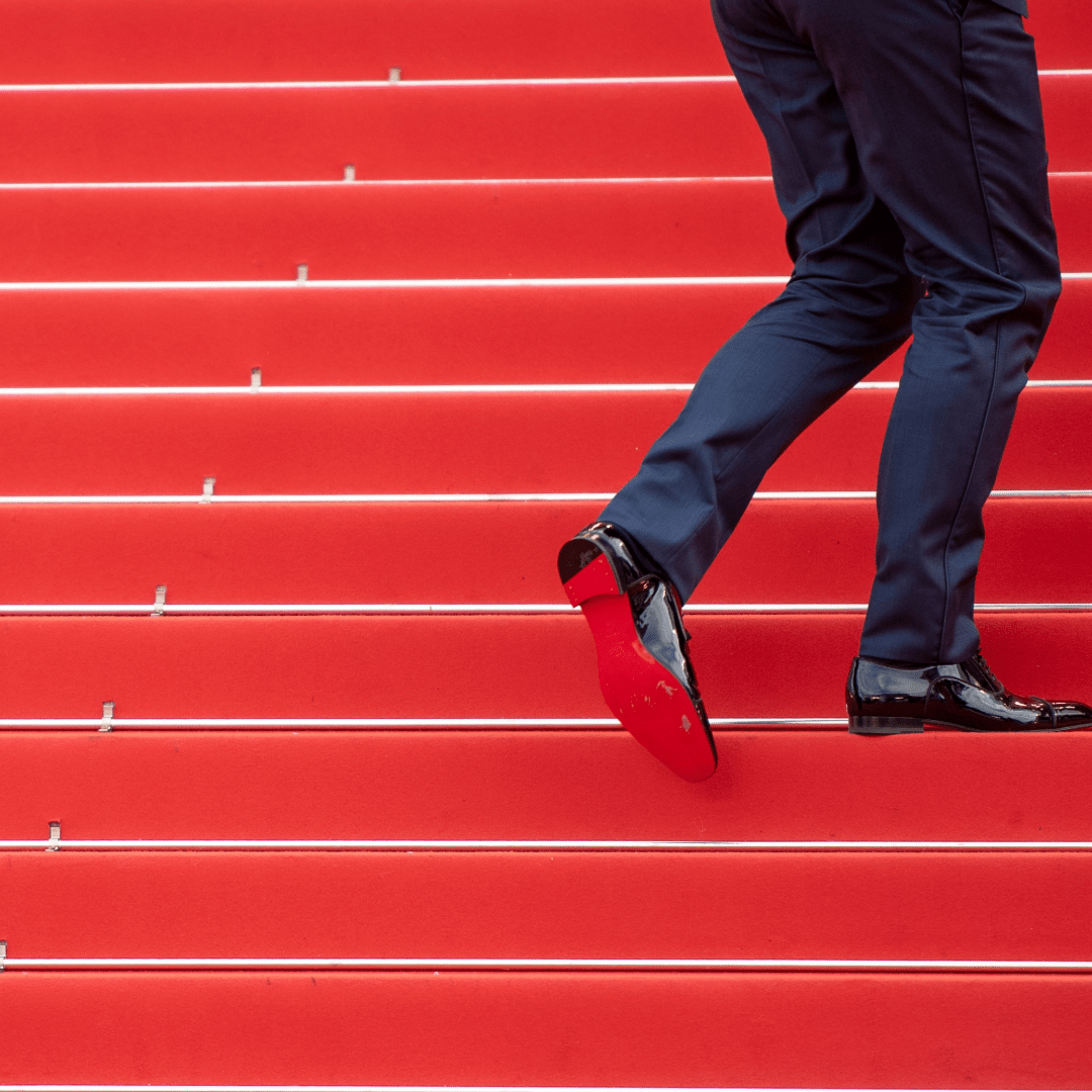 CANNES 2026 : LA MOBILISATION DU COLLECTIF ZAPPER BOLLORÉ ILLUSTRE L’EMPRISE DU MILLIARDAIRE BRETON SUR LES INDUSTRIES CULTURELLES - Rightbrain Magazine store
