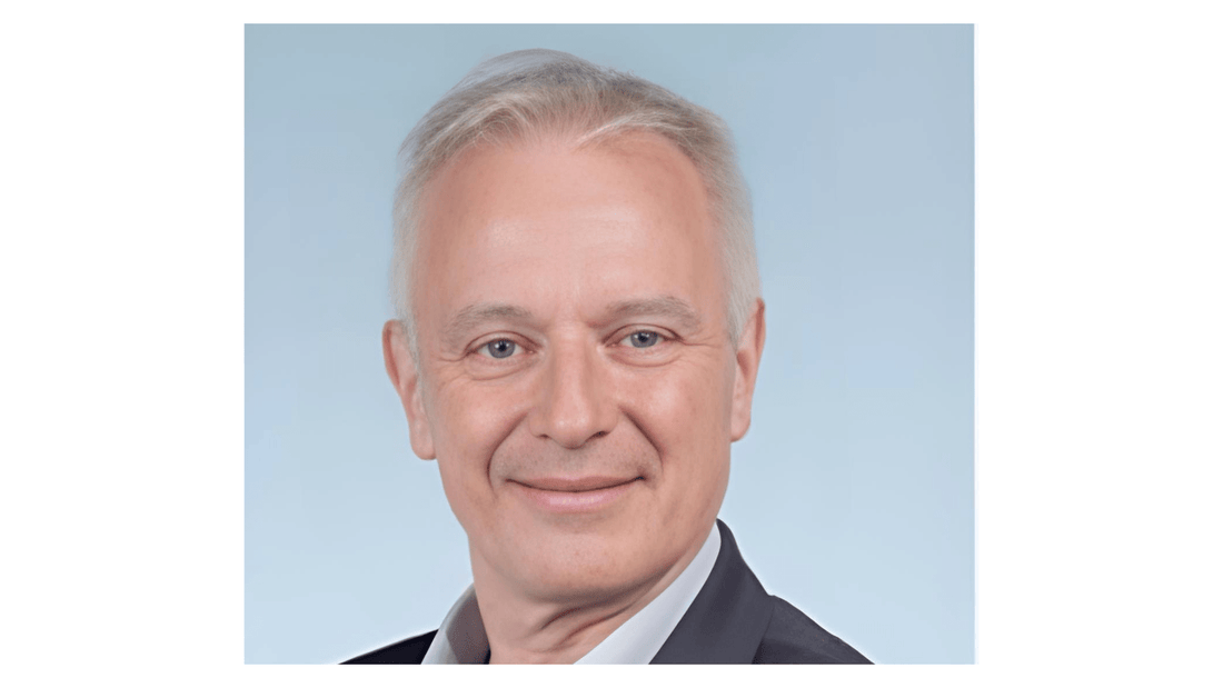 Charles Fournier : L’OFPRA refuse entre 75 et 80 % des demandes de statut de réfugié - Rightbrain Magazine store 