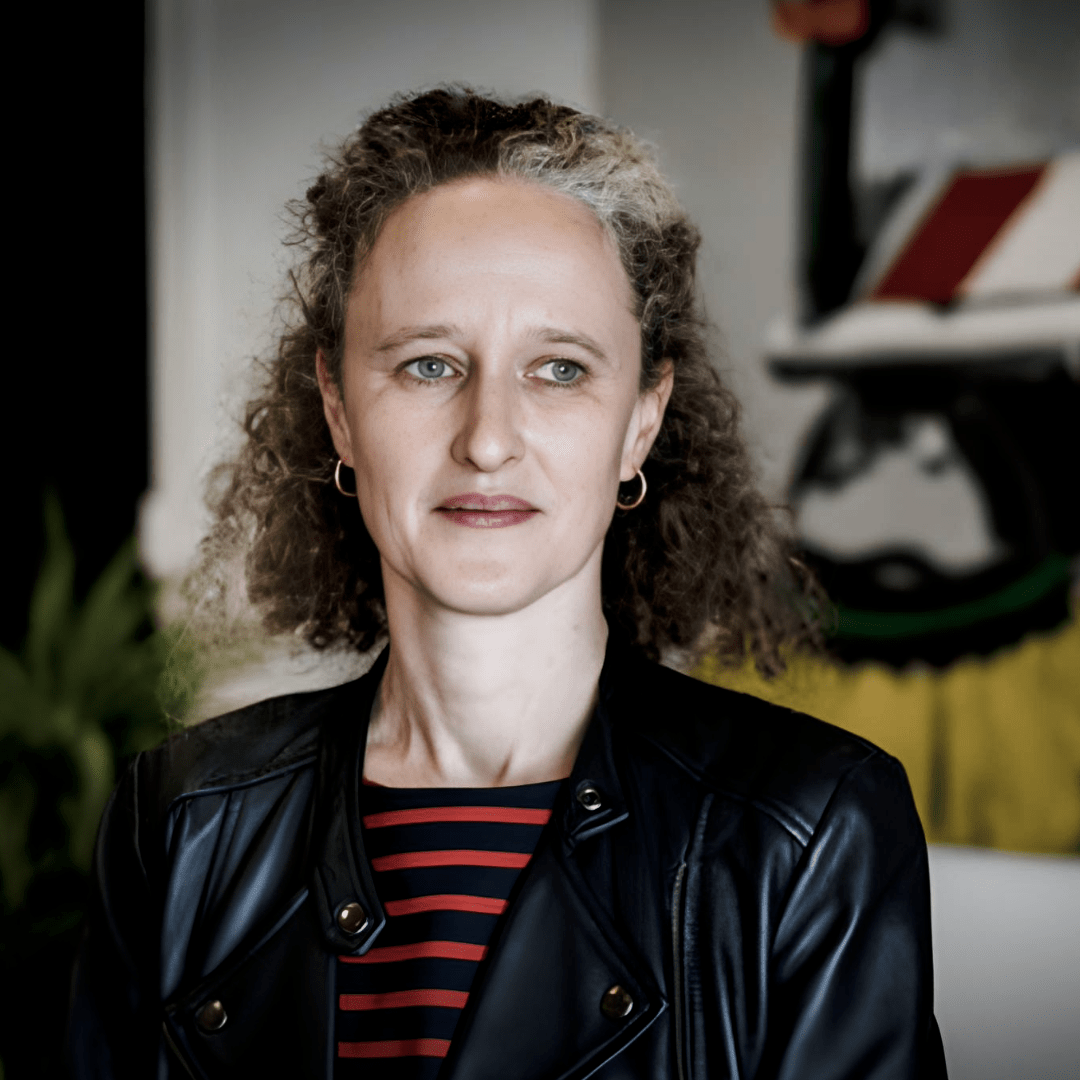 Colombe Brossel: « Lors de nos auditions, certaines AESH nous ont expliqué qu’elles se formaient elles-mêmes et qu’elles payaient leurs formations » - Rightbrain Magazine store 