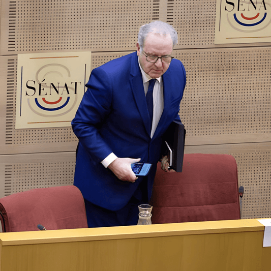 Conseil constitutionnel : Richard Ferrand est nommé à une voix près - Rightbrain Magazine store 