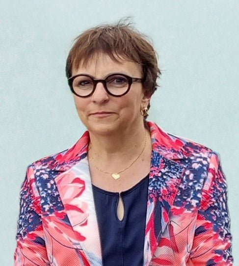 Corinne Féret : « Je ne suis pas toujours à l’aise avec ce terme de “TND”, tant il recouvre des réalités et donc des handicaps différents » - Rightbrain Magazine store 