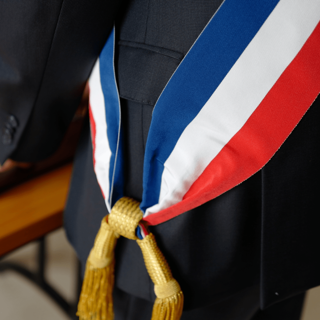 Dans un paysage politique fracturé, les maires résistent et restent populaires - Rightbrain Magazine store 