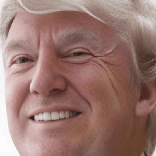 Donald Trump : le PDG d’une Amérique en guerre commerciale avec le monde entier - Rightbrain Magazine store 