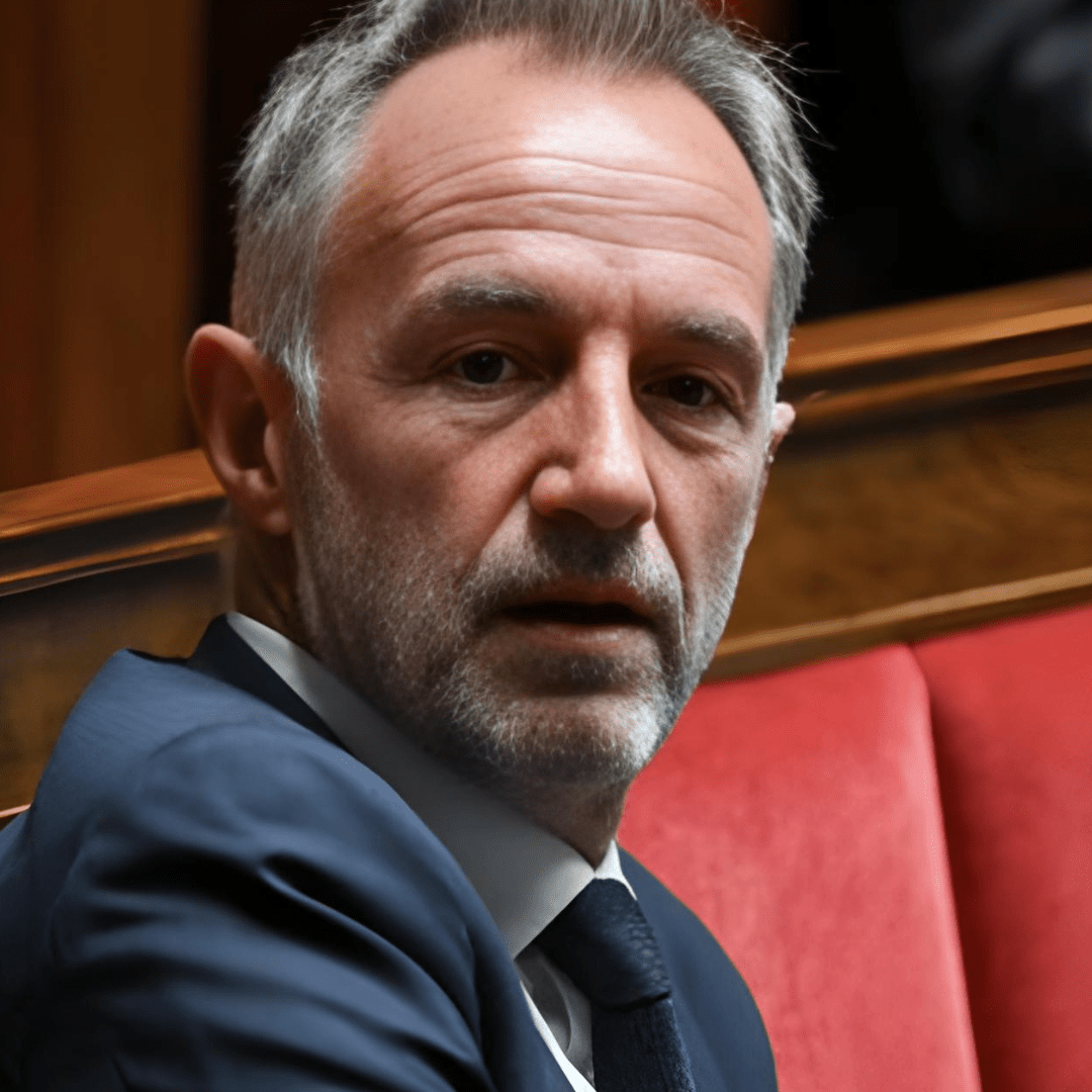 Emmanuel Grégoire, le bras droit d’hier devenu héraut d’un Paris socialiste cabossé - Rightbrain Magazine store 