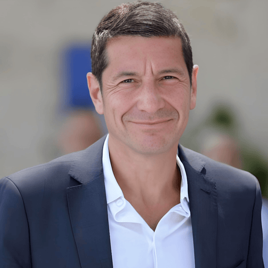 En 2026, de nombreux maires voudront encore conserver leurs postes. - Rightbrain Magazine store 