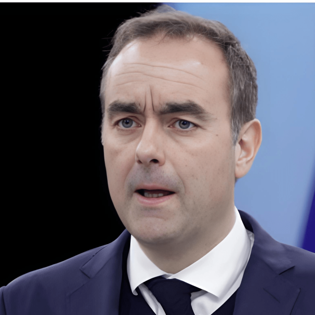 En clôture du congrès de l'Association des maires de France,  Sébastien Lecornu annonce qu'il veut simplifier la vie des élus - Rightbrain Magazine store 