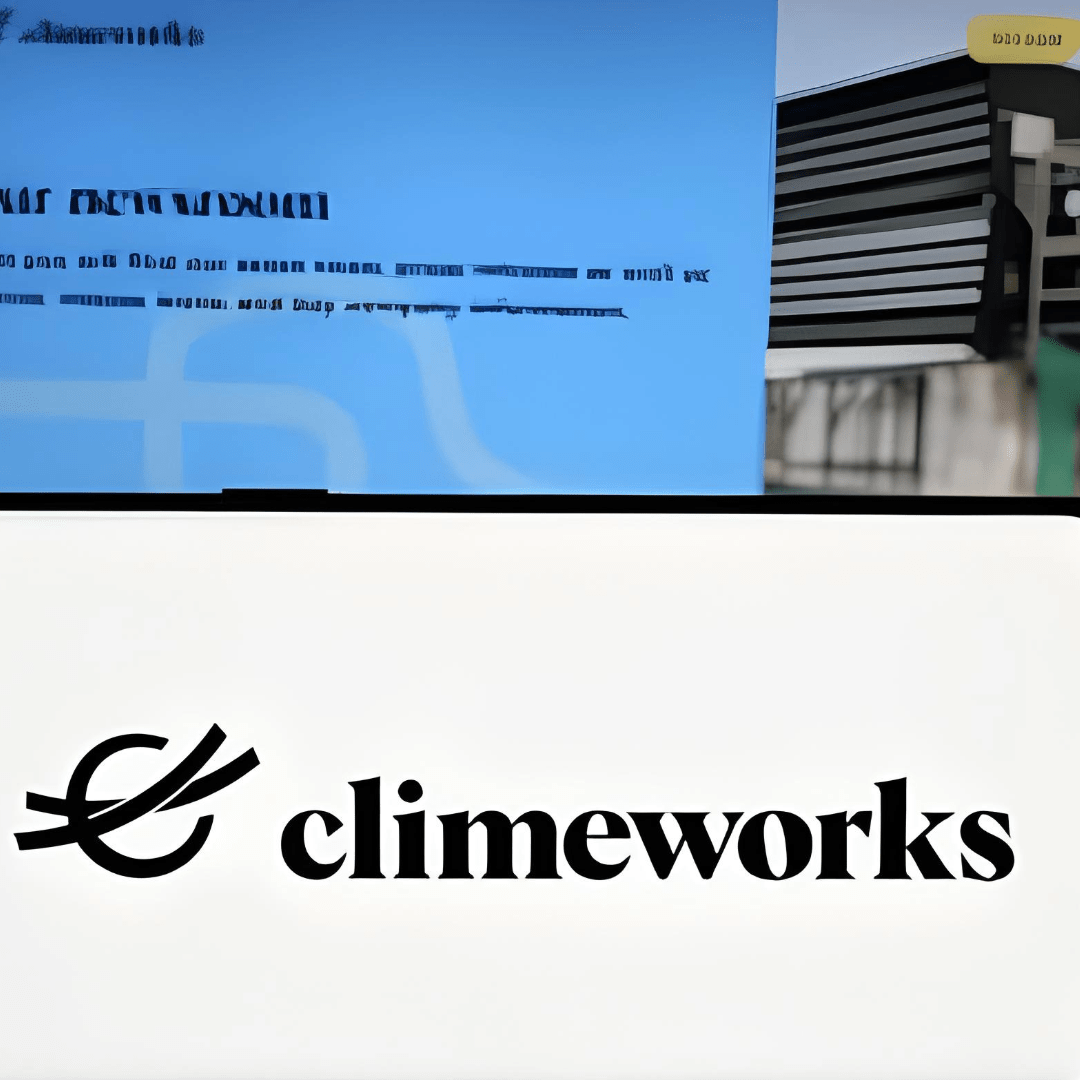 Fosses à carbone et puits de doutes : l’industrie du CO₂ semble en suspension - Rightbrain Magazine store 