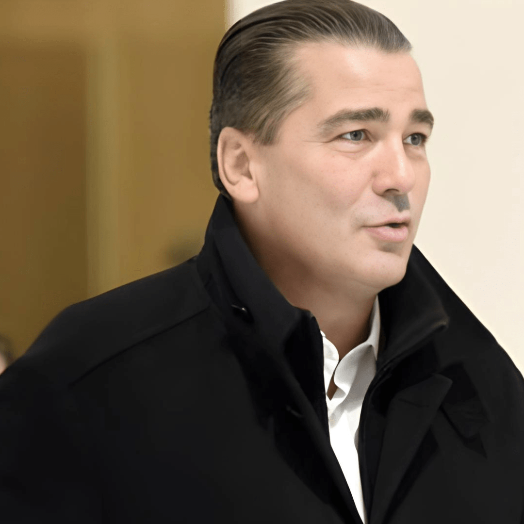 Frédéric Chatillon : un maître dans l’art de la propagande politique et du bonneteau - Rightbrain Magazine store 
