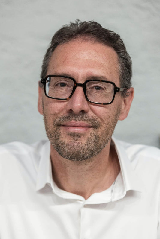 Galien Sarde, Romancier: "La vie, l’amour, la mort, de Jacques-Henri Michot : Écrire en passe-muraille" - Rightbrain Magazine store 