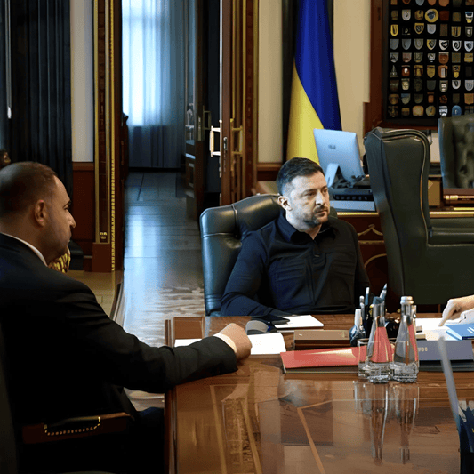 La chute de Yermak révèle la faille politique qui fragilise l’État ukrainien en guerre - Rightbrain Magazine store 