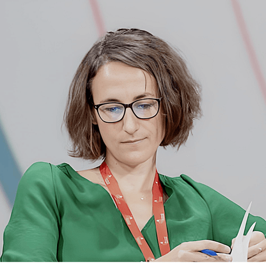 La Dette : une nouvelle arme corrosive pour les députés souhaitant restreindre les libertés associatives - Rightbrain Magazine store 
