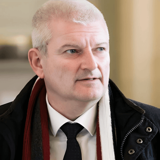 " La dignité est un droit, elle exige une loi ; c’est notre devoir" - Rightbrain Magazine store 