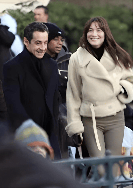 L’ambiguïté des images de Paris Match : entre la droite frivole et conservatrice - Rightbrain Magazine store 