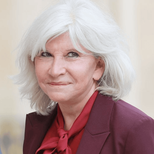 Laurence Tubiana : une femme dévouée au service de toutes les couches de l’environnement - Rightbrain Magazine store 