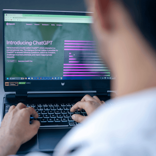 Les Chatbots : des outils pouvant nous rendre déments ? - Rightbrain Magazine store 