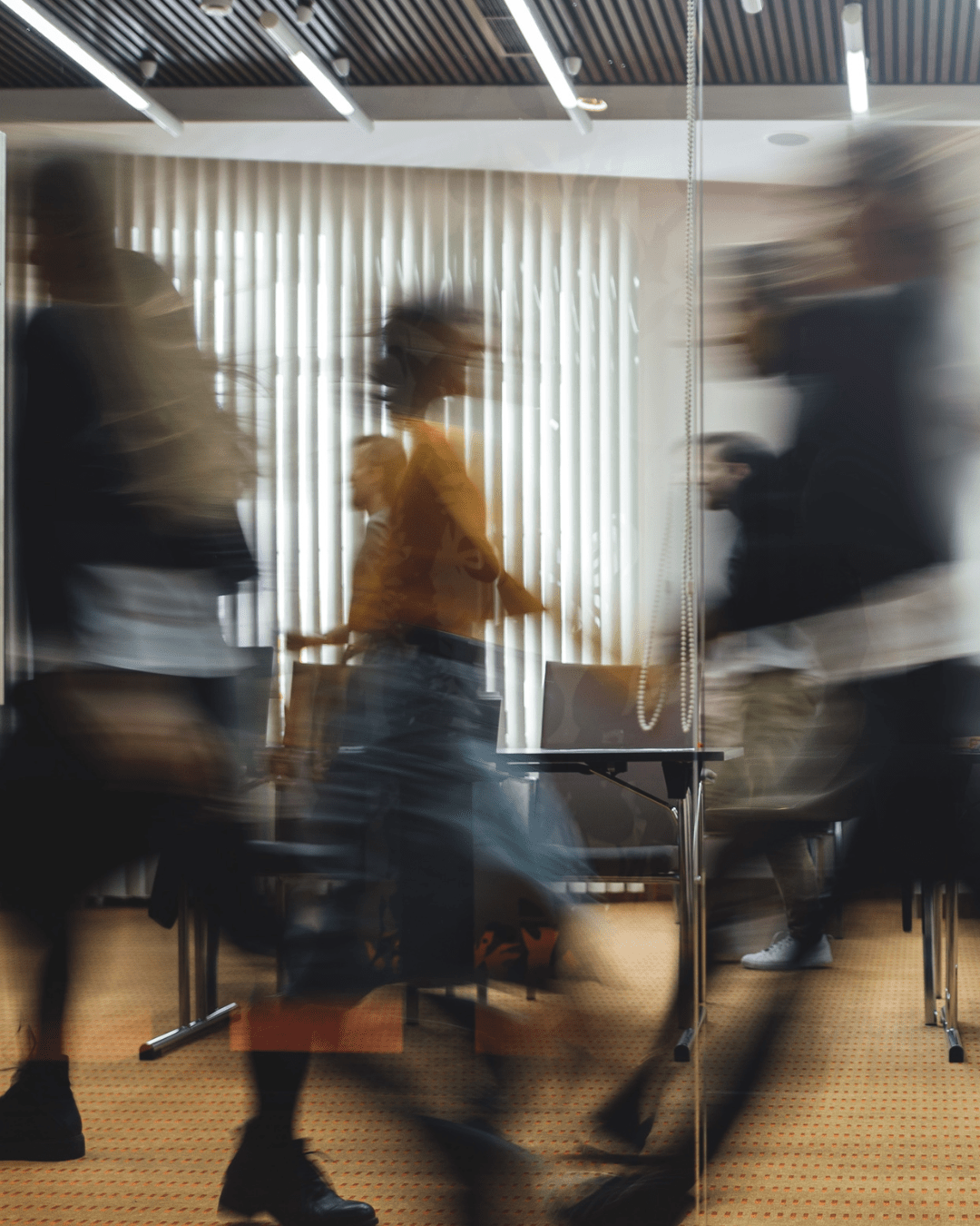 Les travailleurs pauvres : des actifs auxquels tous les présidentiables tentent actuellement de s’adresser - Rightbrain Magazine store