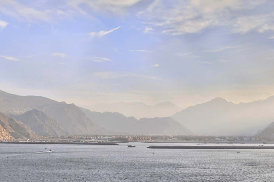 L’Iran verrouille Ormuz et Bab el-Mandeb pour asphyxier l’économie mondiale - Rightbrain Magazine store
