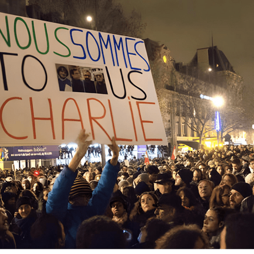Mémoire éclatée : les attentats de 2015 à l’épreuve du temps - Rightbrain Magazine store 