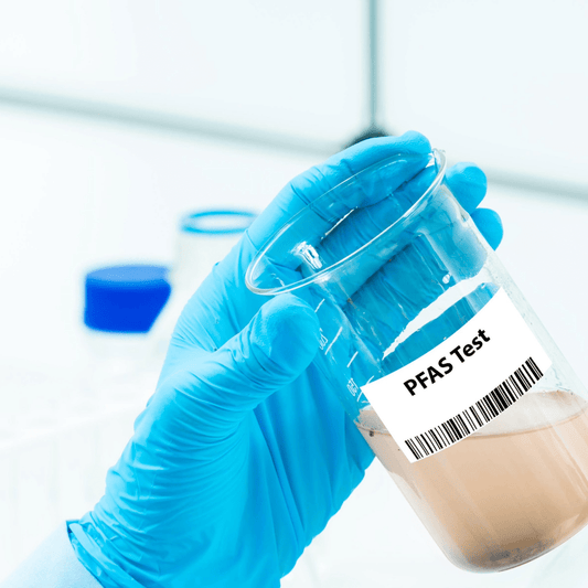 PFAS : dès 2026, l'Union européenne affaiblit la protection des consommateurs de cosmétiques - Rightbrain Magazine store
