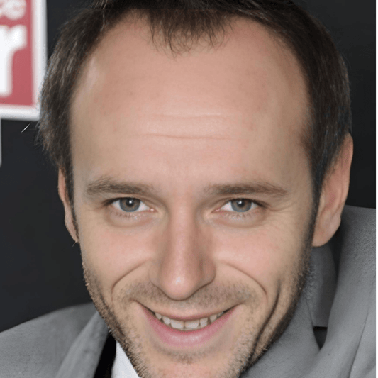 Philippe Collin : « Ce qui me touche beaucoup dans cette série, c’est qu’elle repose sur une diversité incroyable. » - Rightbrain Magazine store 