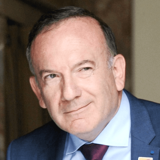 Pierre Gattaz : Un patron du Cac 40 convaincu que les entreprises sont encore accessibles - Rightbrain Magazine store 