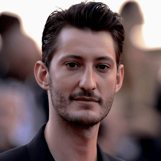 Pierre Niney : un acteur maîtrisant les doubles jeux - Rightbrain Magazine store 