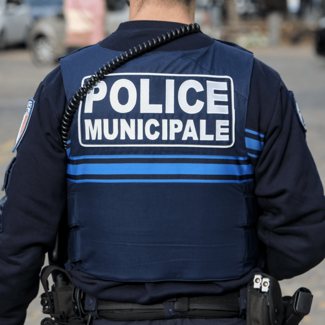 Police : l’État veut augmenter les effectifs d’agents municipaux et nationaux - Rightbrain Magazine store 