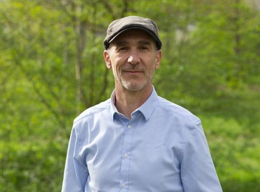 " Quand aujourd'hui vous avez 1€ dans votre assiette, il faut vous rappeler que seulement huit centimes reviennent aux producteurs." - Rightbrain Magazine store 