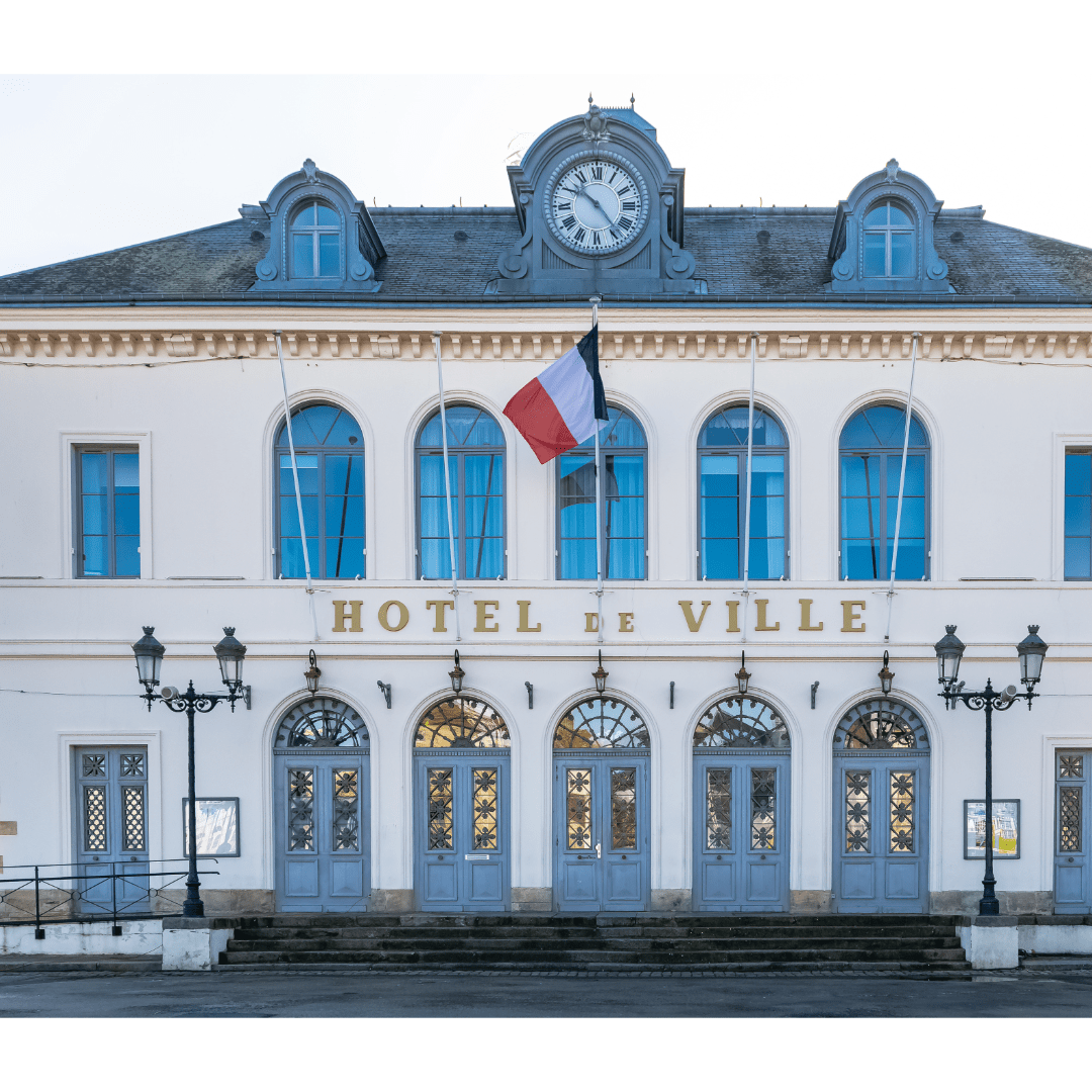 Tout juste réélus, de nombreux maires français se sont rendus à Paris pour exposer leurs défis du quotidien - Rightbrain Magazine store